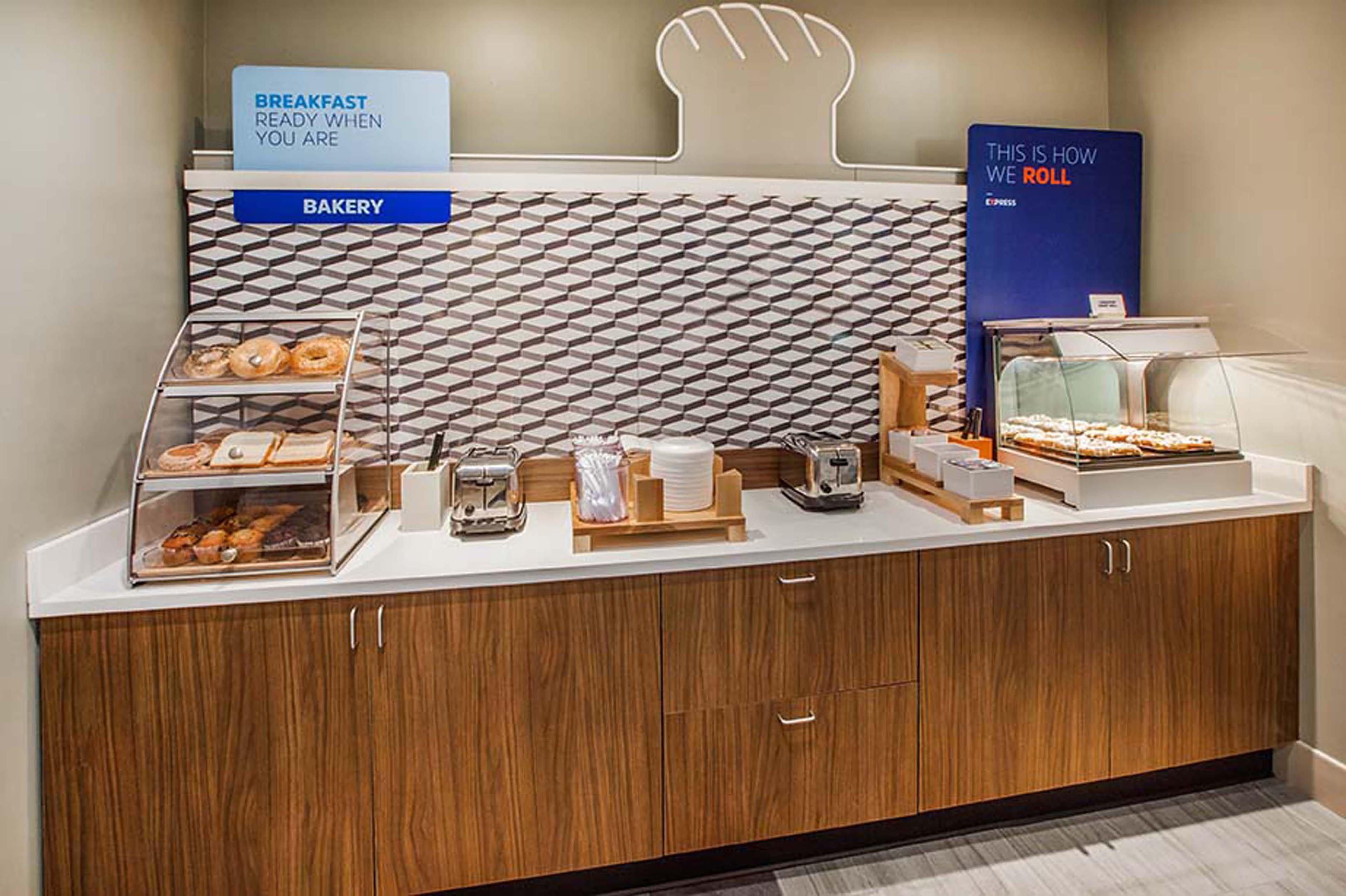Holiday Inn Express & Suites Allentown-Dorney Park Area By Ihg Eksteriør bilde